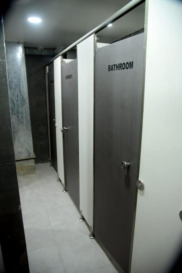 Ostello Charyana Lady Dorms Ahmedabad Esterno foto