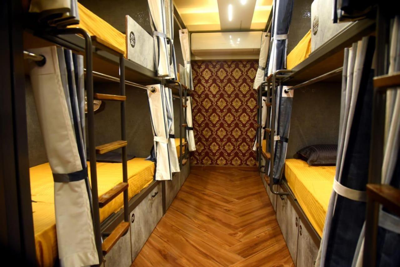 Ostello Charyana Lady Dorms Ahmedabad Esterno foto